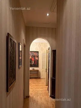 Satılır 5 otaqlı köhnə tikili 160 m²