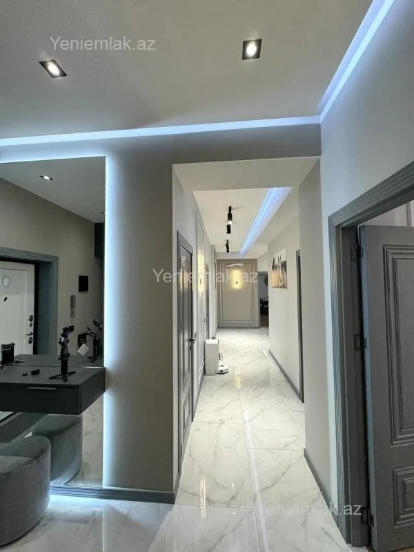 Satılır 3 otaqlı yeni tikili 165 m²