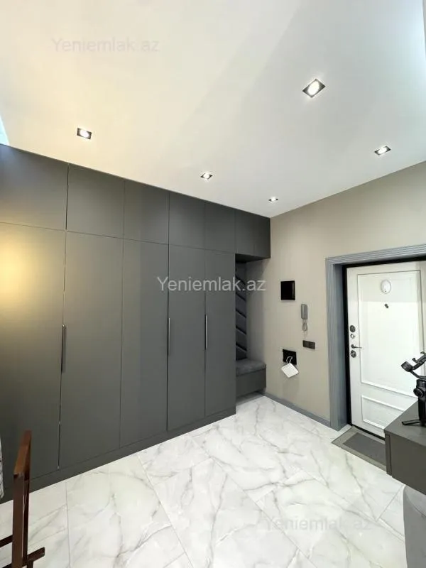Satılır 3 otaqlı yeni tikili 165 m²
