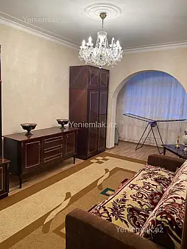 Satılır 4 otaqlı köhnə tikili 110 m²