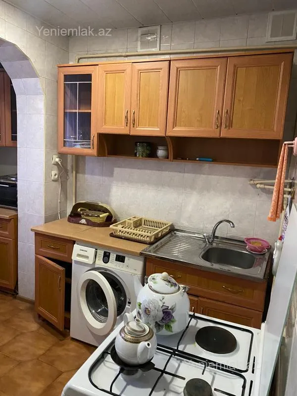 Satılır 4 otaqlı köhnə tikili 110 m²