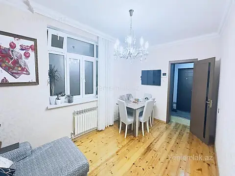 Satılır 4 otaqlı köhnə tikili 80 m²