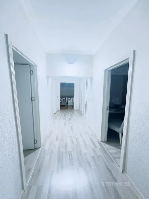 Satılır 4 otaqlı köhnə tikili 80 m²