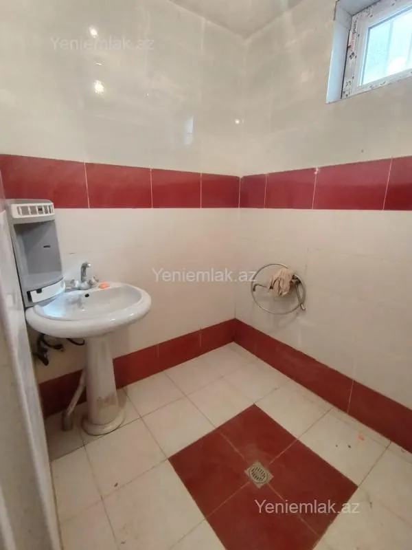 Satılır 5 otaqlı həyət evi 160 m²