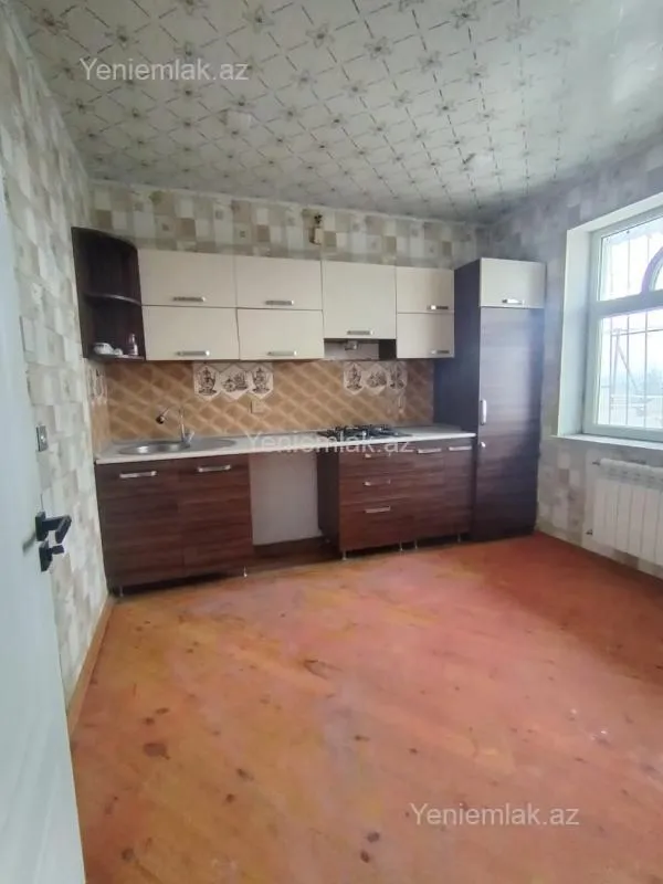 Satılır 5 otaqlı həyət evi 160 m²
