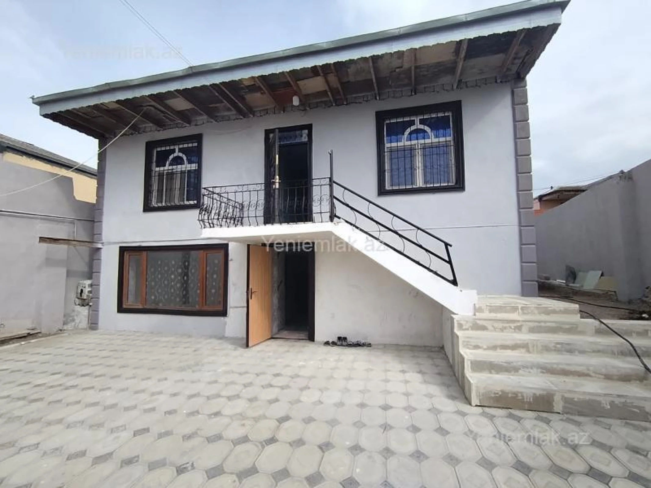 Satılır 5 otaqlı həyət evi 160 m²