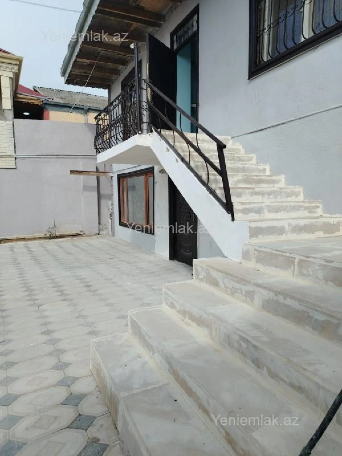 Satılır 5 otaqlı həyət evi 160 m²