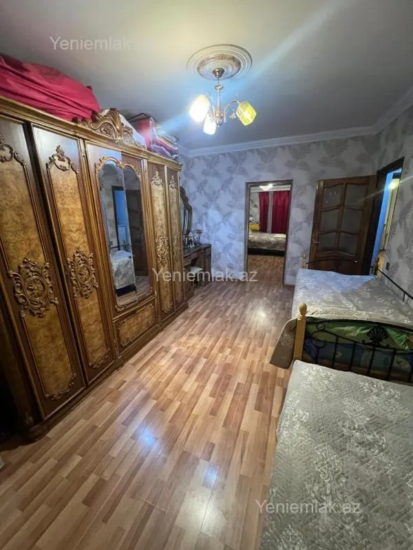 Satılır 3 otaqlı köhnə tikili 70 m²