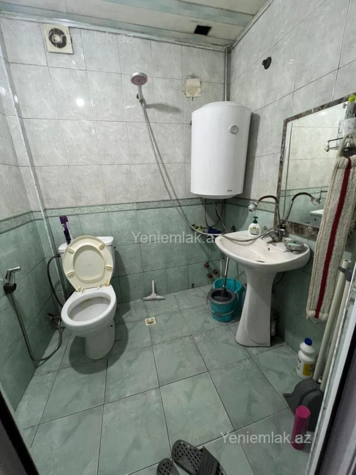 Satılır 3 otaqlı köhnə tikili 70 m²