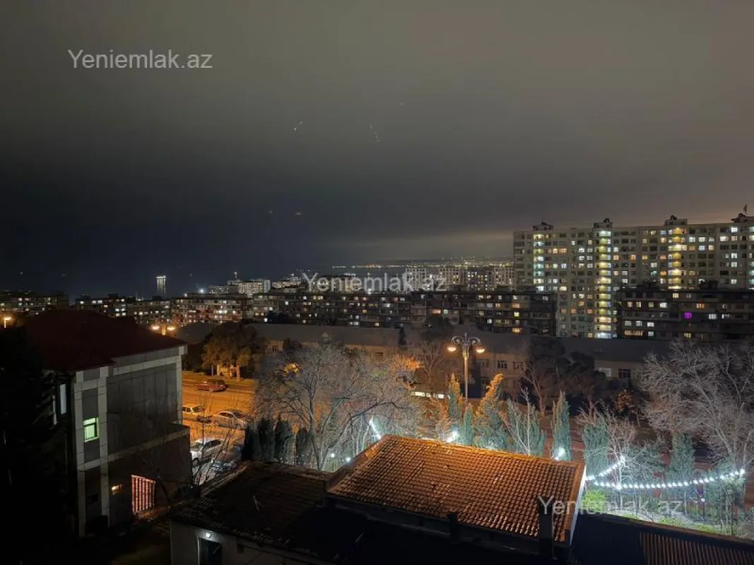 Satılır 3 otaqlı köhnə tikili 95 m²