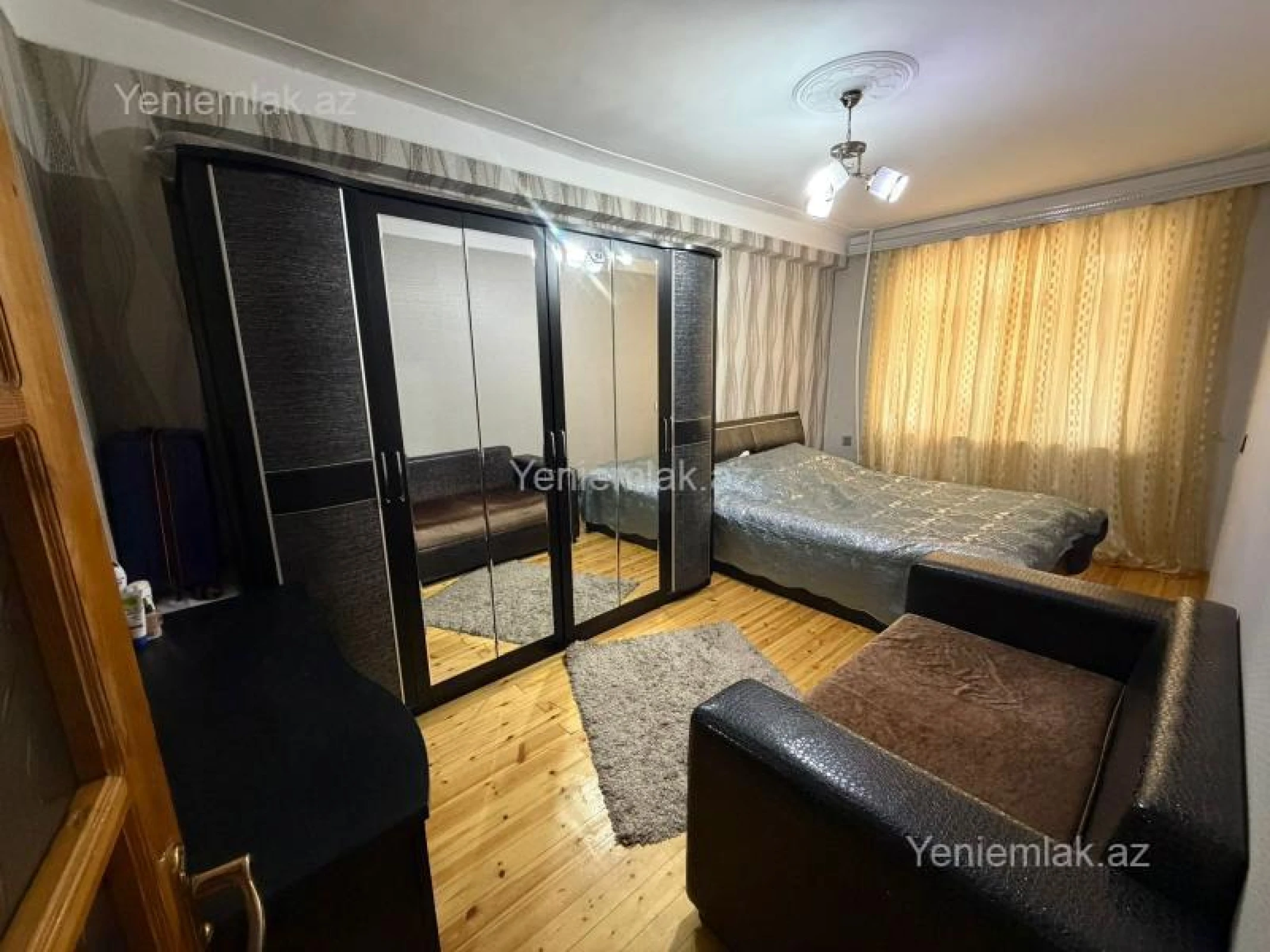 Satılır 3 otaqlı köhnə tikili 95 m²