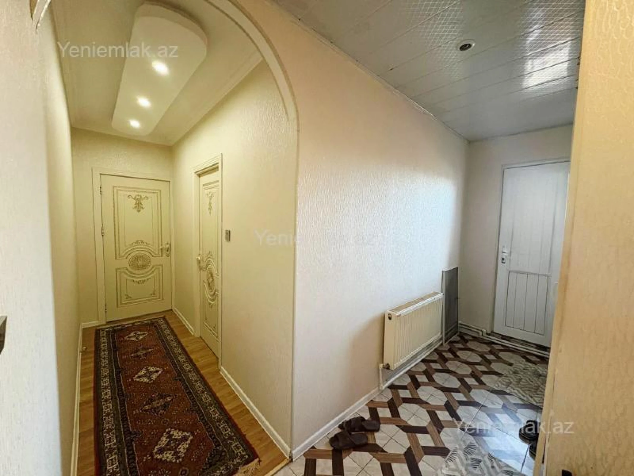 Satılır 4 otaqlı köhnə tikili 85 m²