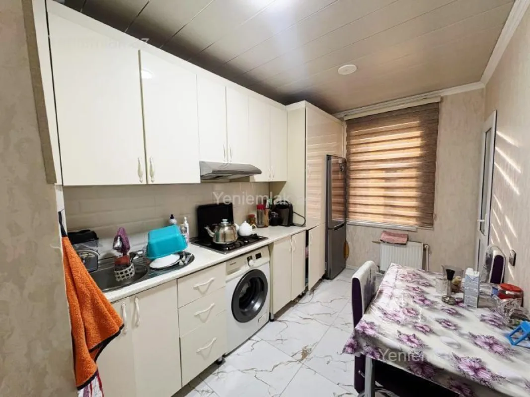 Satılır 4 otaqlı köhnə tikili 85 m²