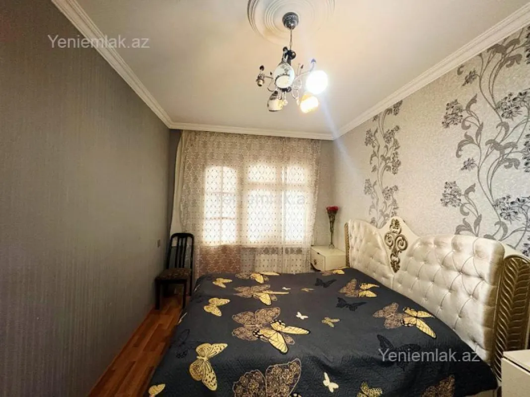Satılır 4 otaqlı köhnə tikili 85 m²