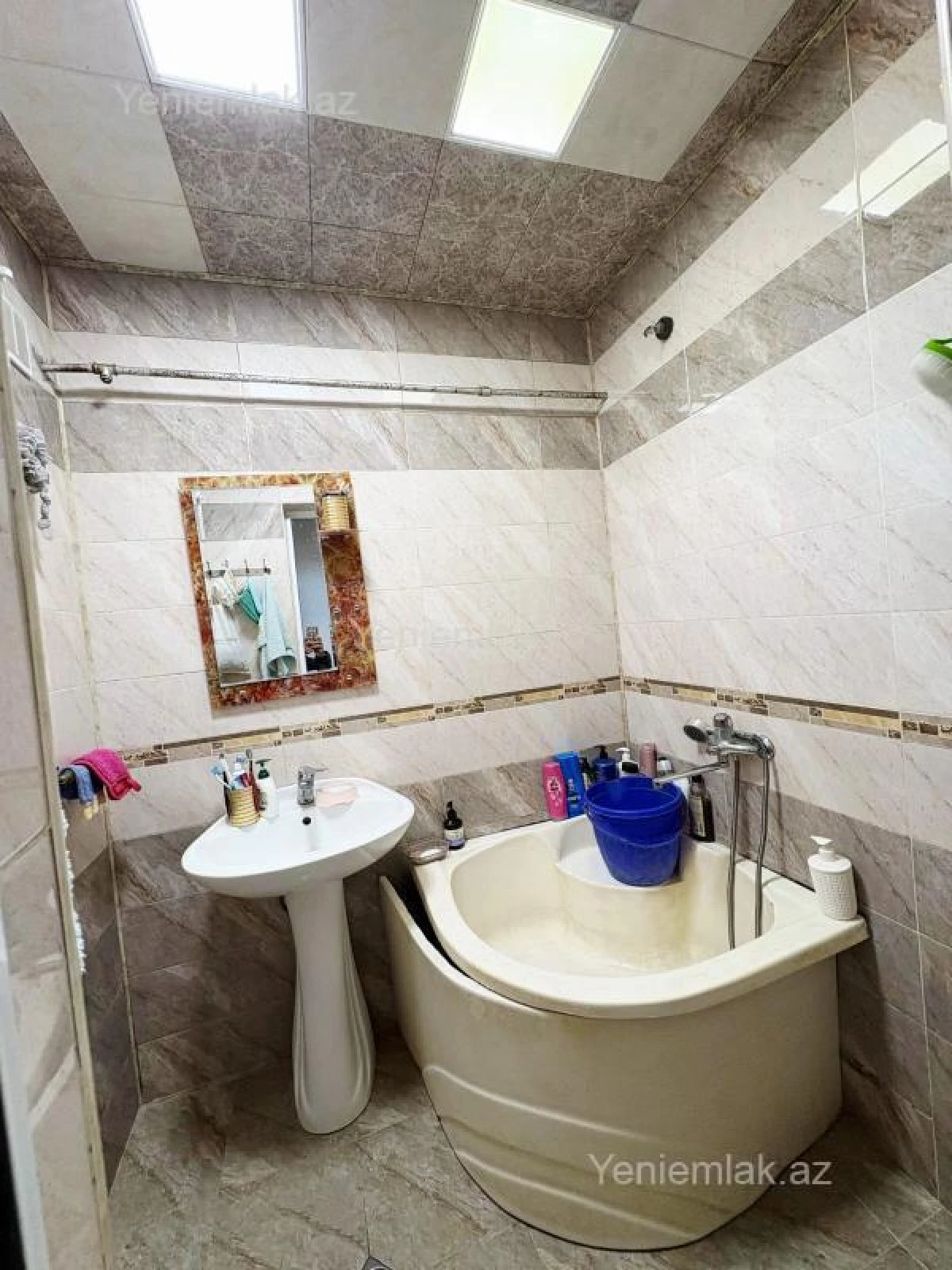 Satılır 4 otaqlı köhnə tikili 85 m²
