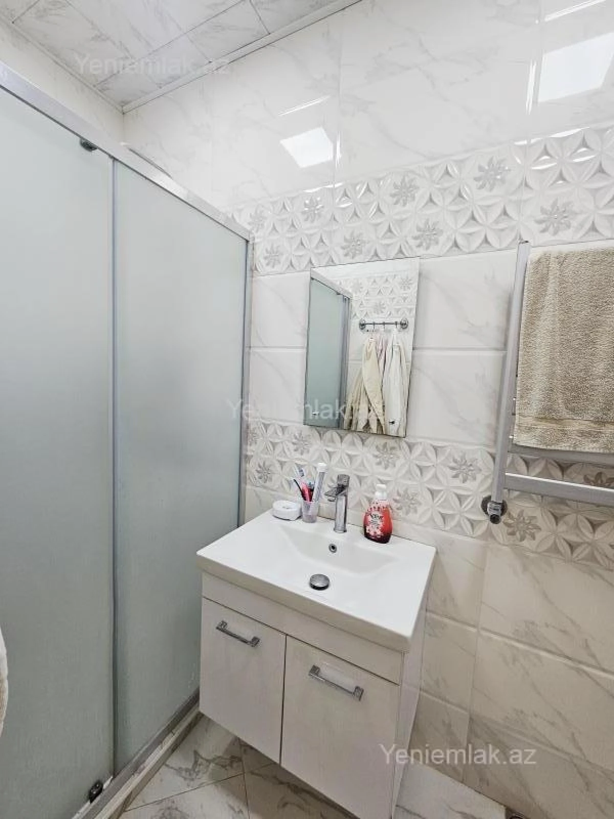 Satılır 3 otaqlı yeni tikili 70 m²