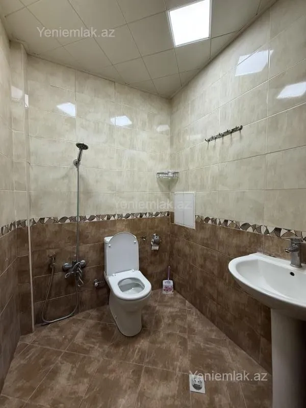 Satılır 4 otaqlı yeni tikili 140 m²