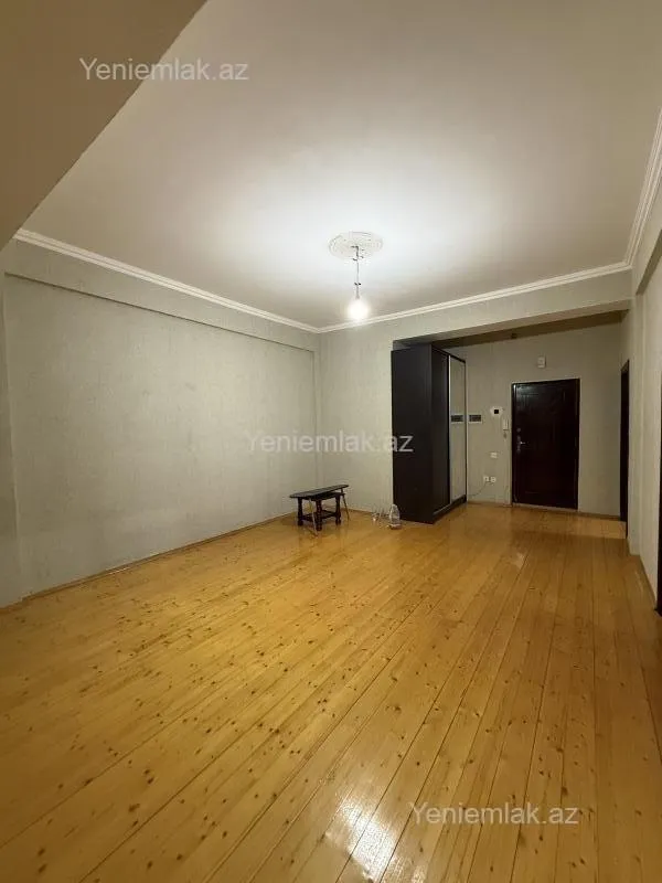 Satılır 4 otaqlı yeni tikili 140 m²
