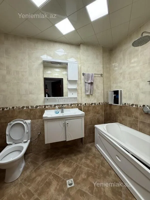 Satılır 4 otaqlı yeni tikili 140 m²