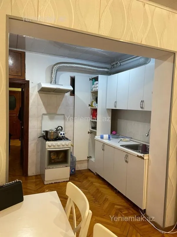 Satılır 3 otaqlı köhnə tikili 65 m²