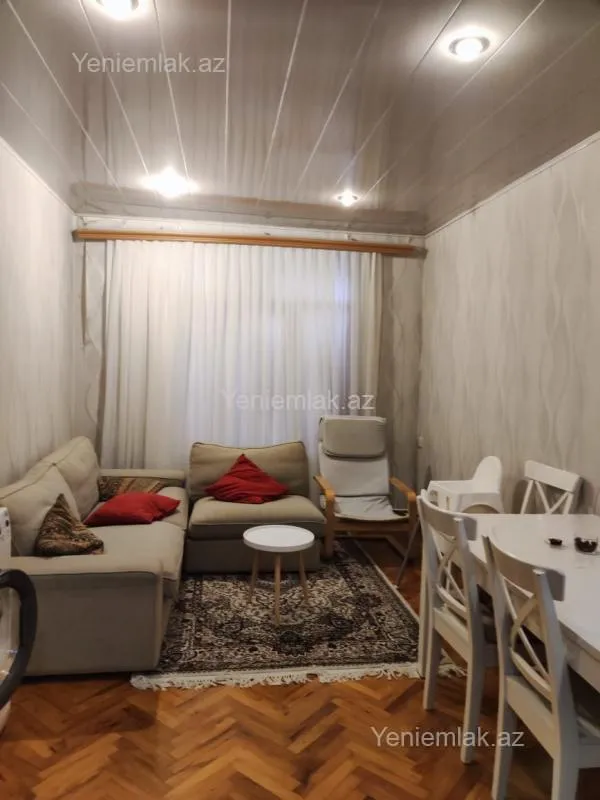 Satılır 3 otaqlı köhnə tikili 65 m²