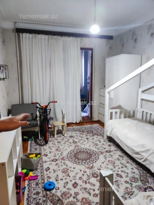 Satılır 3 otaqlı köhnə tikili 65 m²