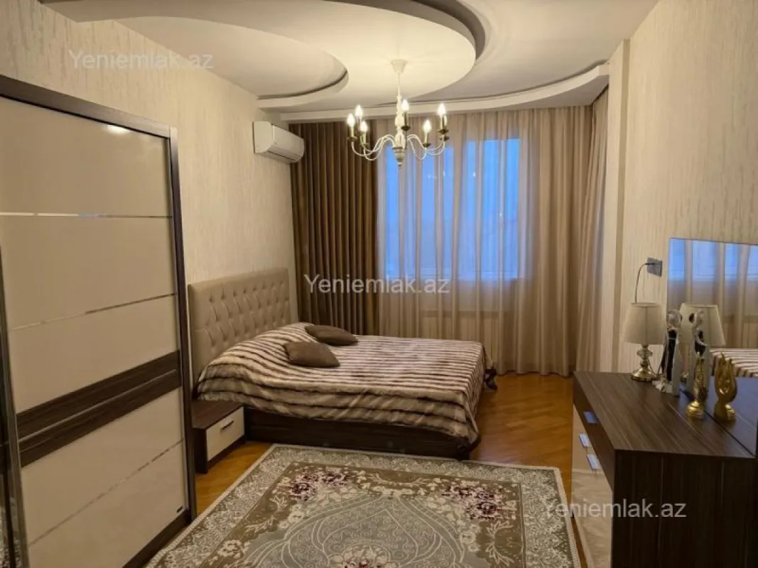 Satılır 3 otaqlı yeni tikili 120 m²