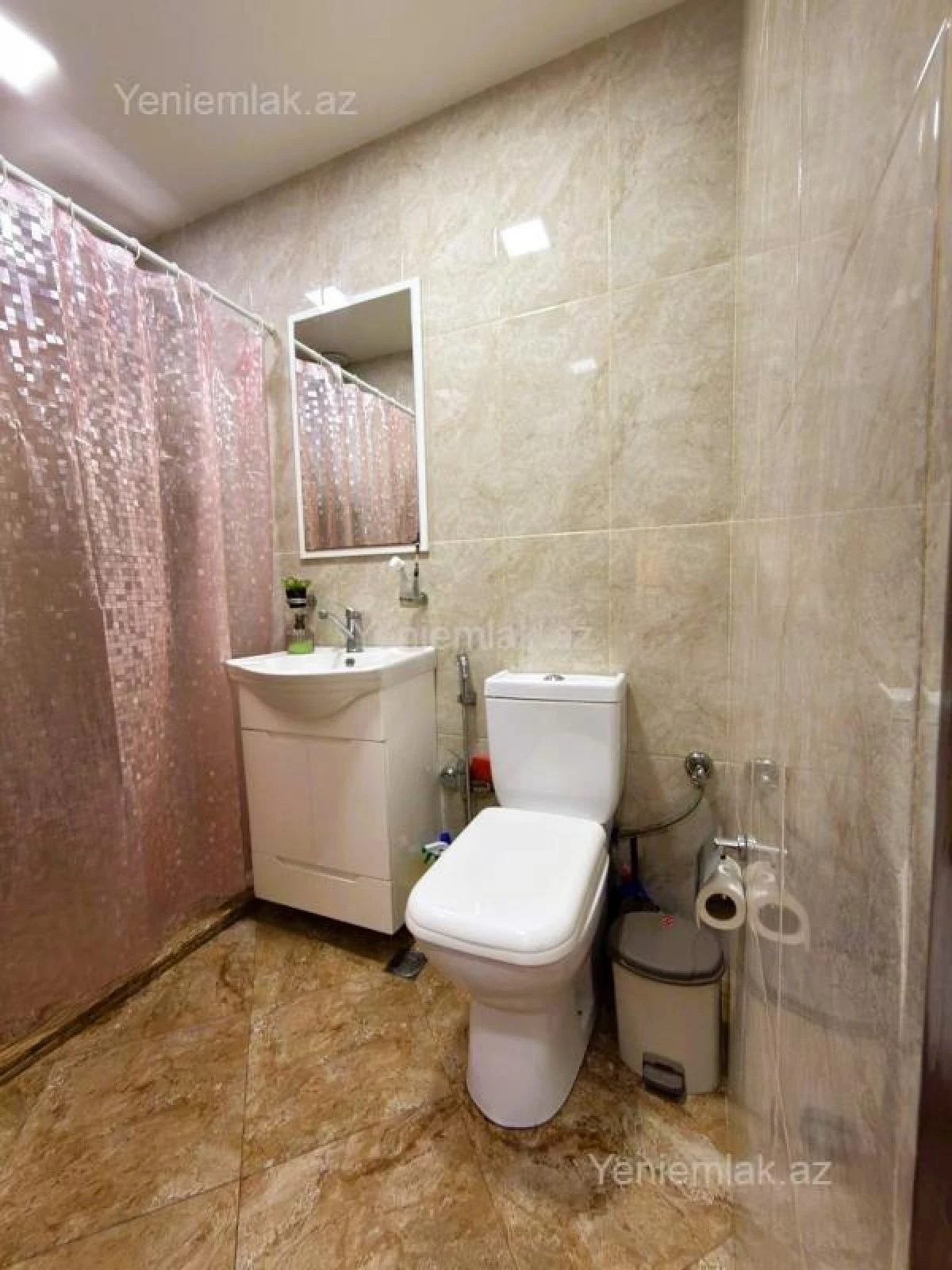 Satılır 2 otaqlı köhnə tikili 60 m²