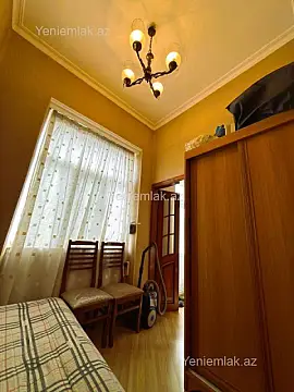 Satılır 2 otaqlı köhnə tikili 60 m²