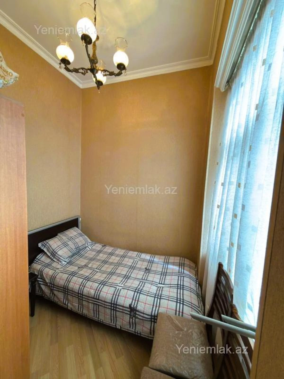 Satılır 2 otaqlı köhnə tikili 60 m²