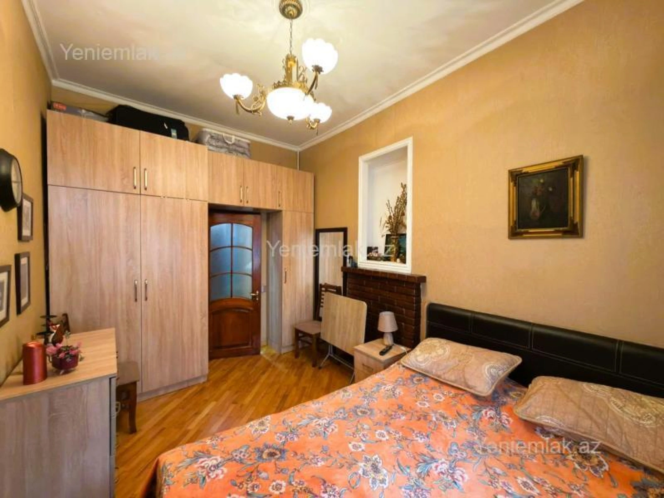 Satılır 2 otaqlı köhnə tikili 60 m²