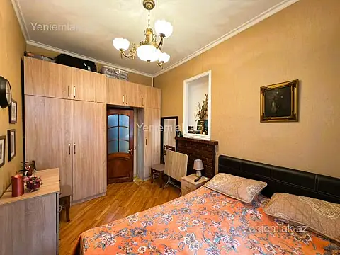 Satılır 2 otaqlı köhnə tikili 60 m²