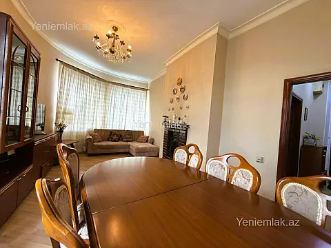 Satılır 2 otaqlı köhnə tikili 60 m²