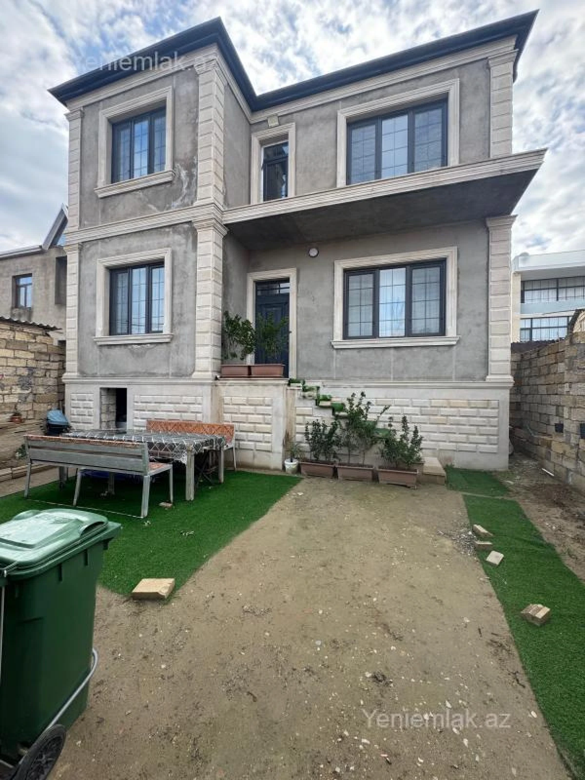 Satılır 5 otaqlı həyət evi 170 m²