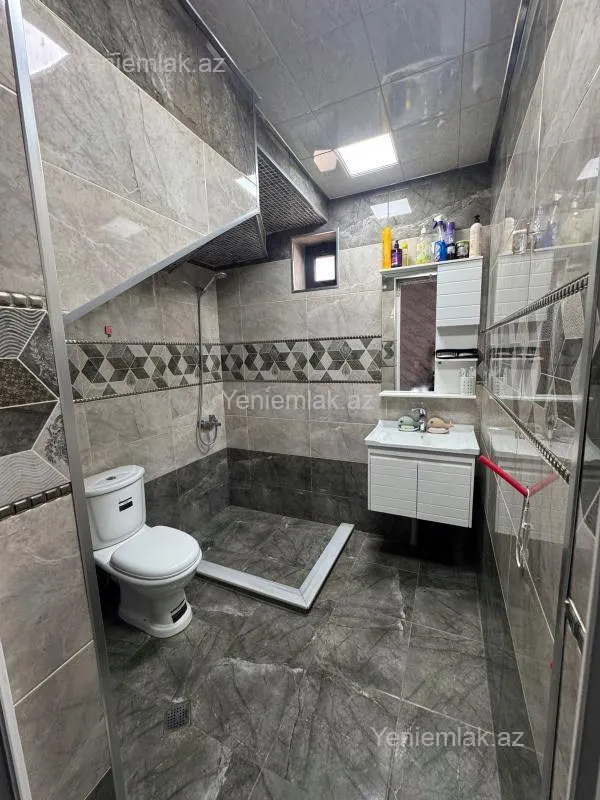 Satılır 5 otaqlı həyət evi 170 m²