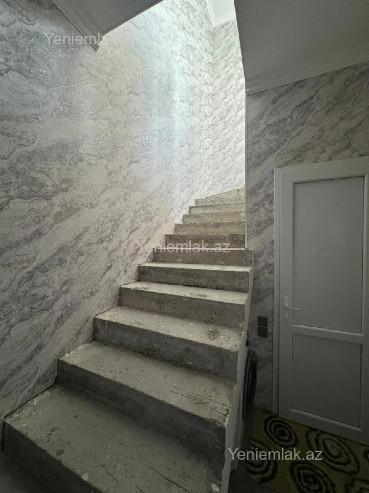 Satılır 5 otaqlı həyət evi 170 m²