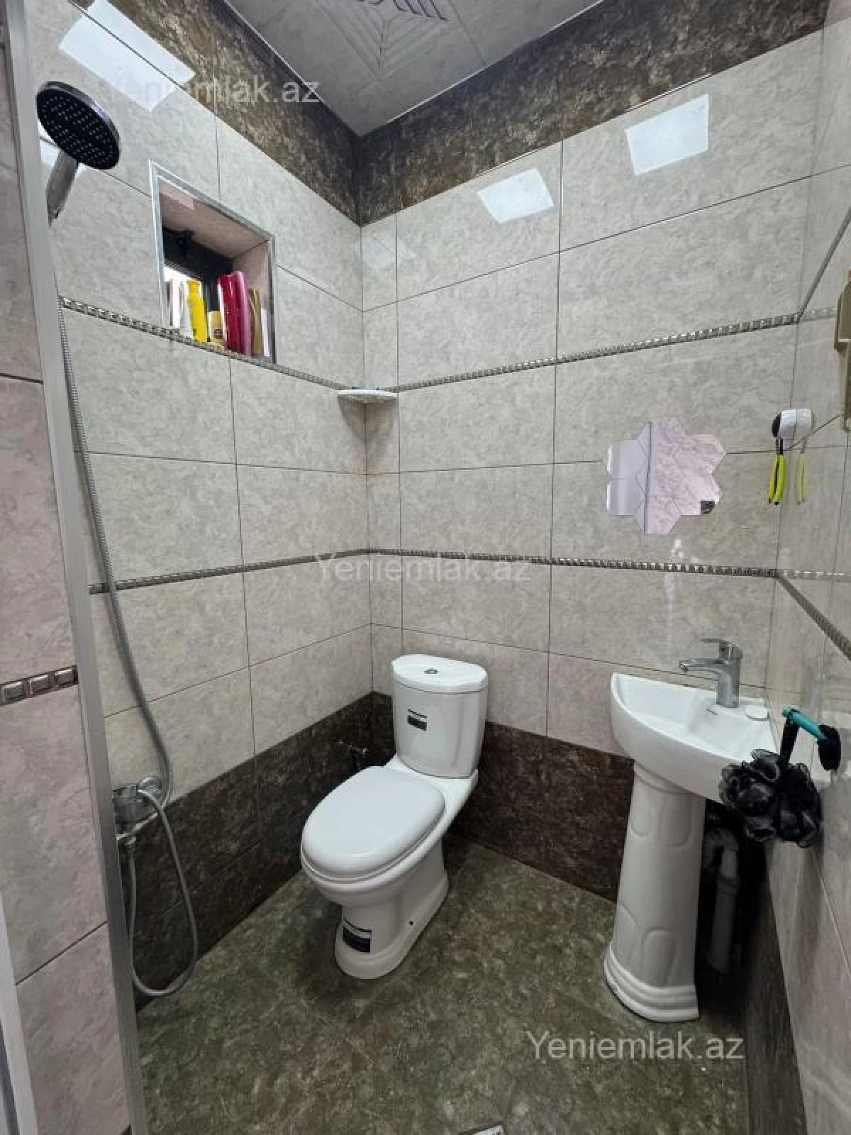 Satılır 5 otaqlı həyət evi 170 m²