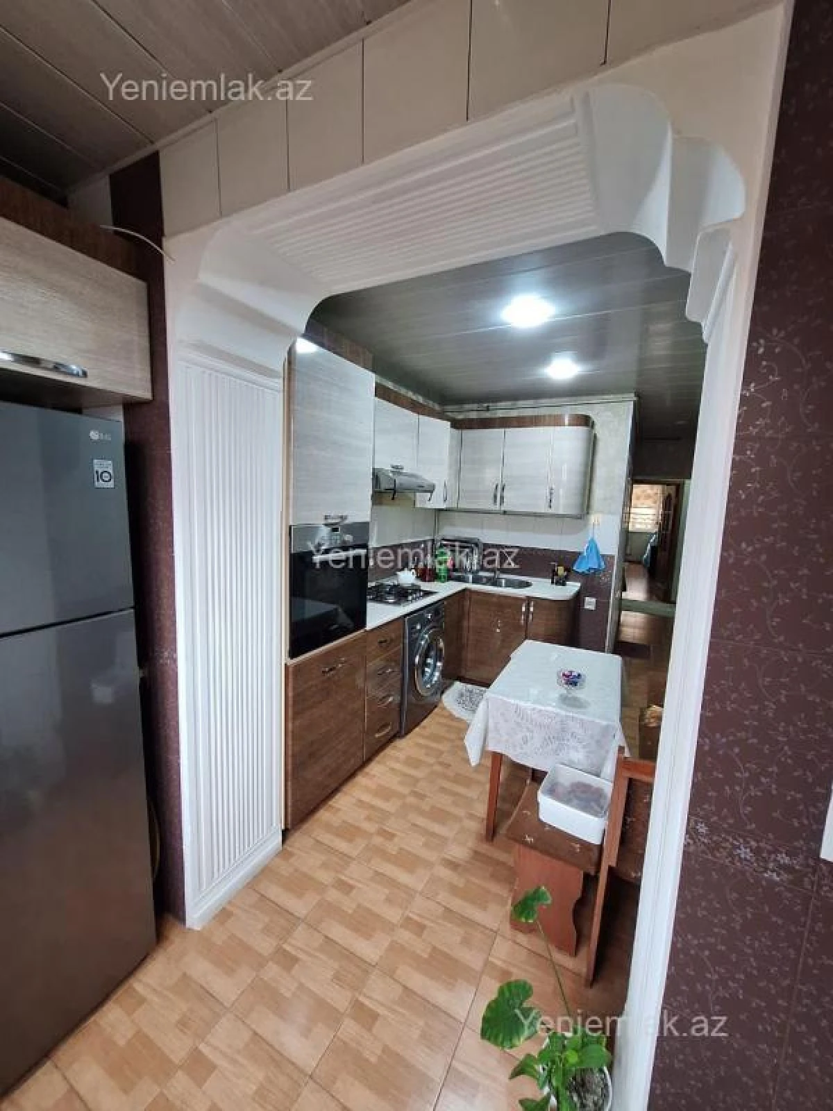 Satılır 5 otaqlı köhnə tikili 100 m²