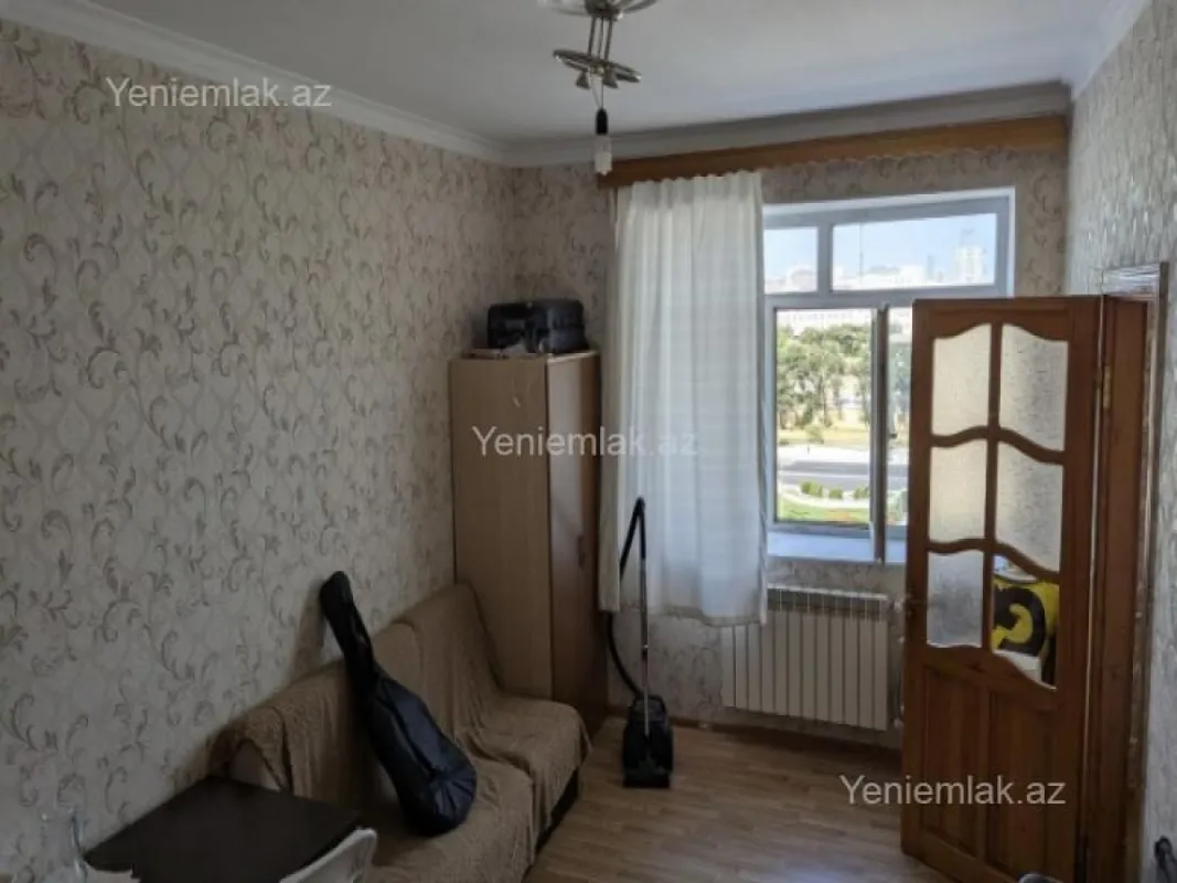 Satılır 2 otaqlı köhnə tikili 40 m²
