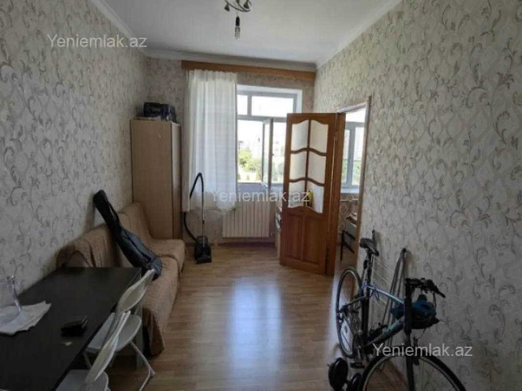 Satılır 2 otaqlı köhnə tikili 40 m²