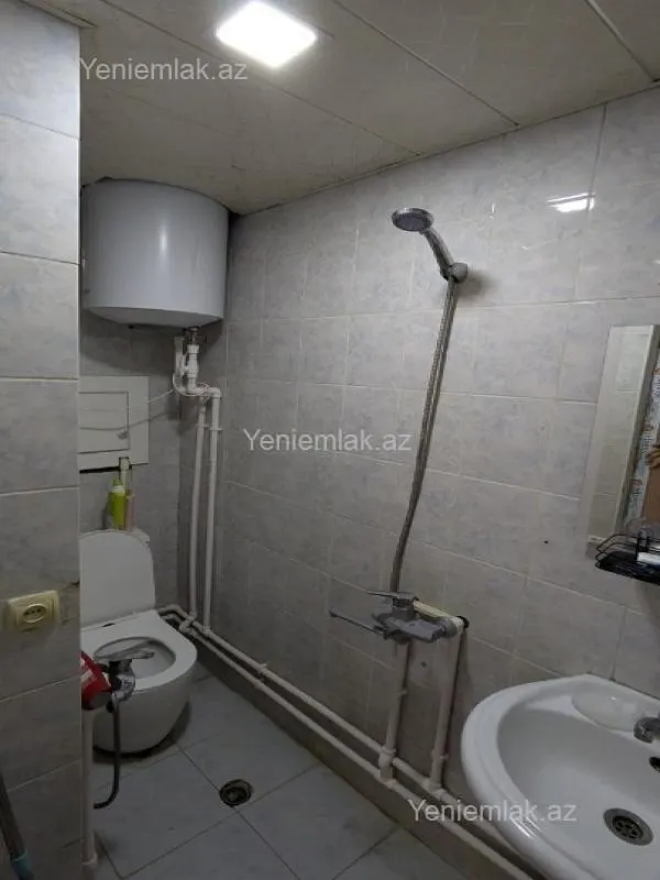 Satılır 2 otaqlı köhnə tikili 40 m²