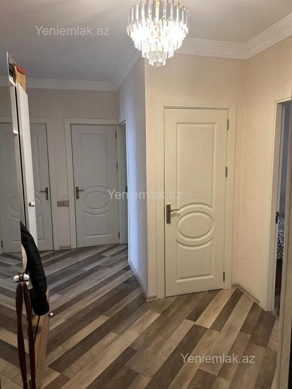 Satılır 4 otaqlı köhnə tikili 110 m²