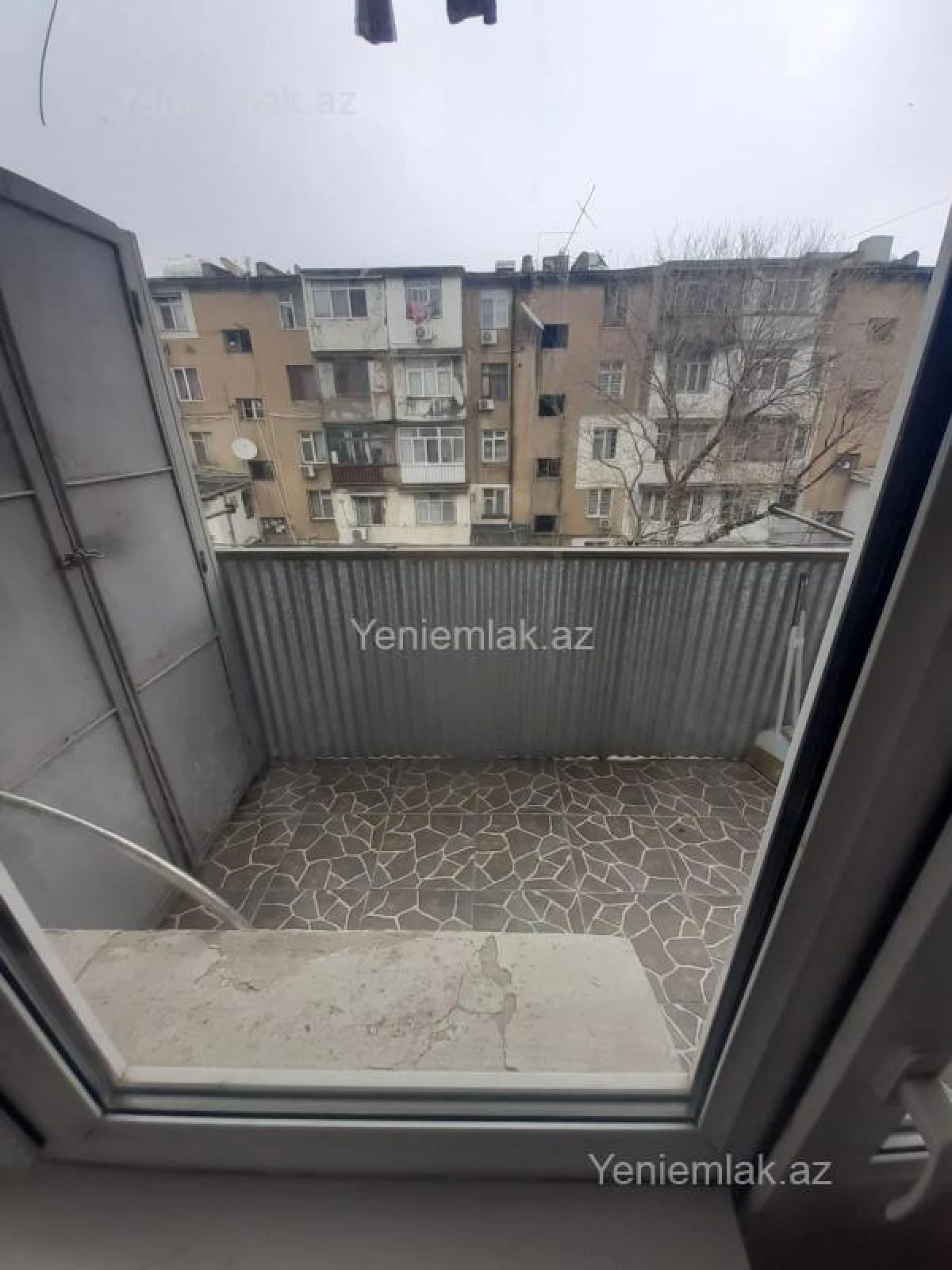 Satılır 1 otaqlı köhnə tikili 35 m²