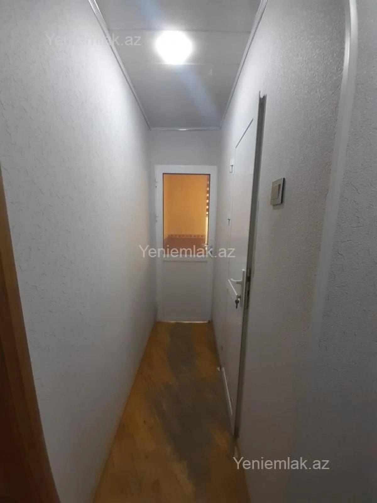 Satılır 1 otaqlı köhnə tikili 35 m²