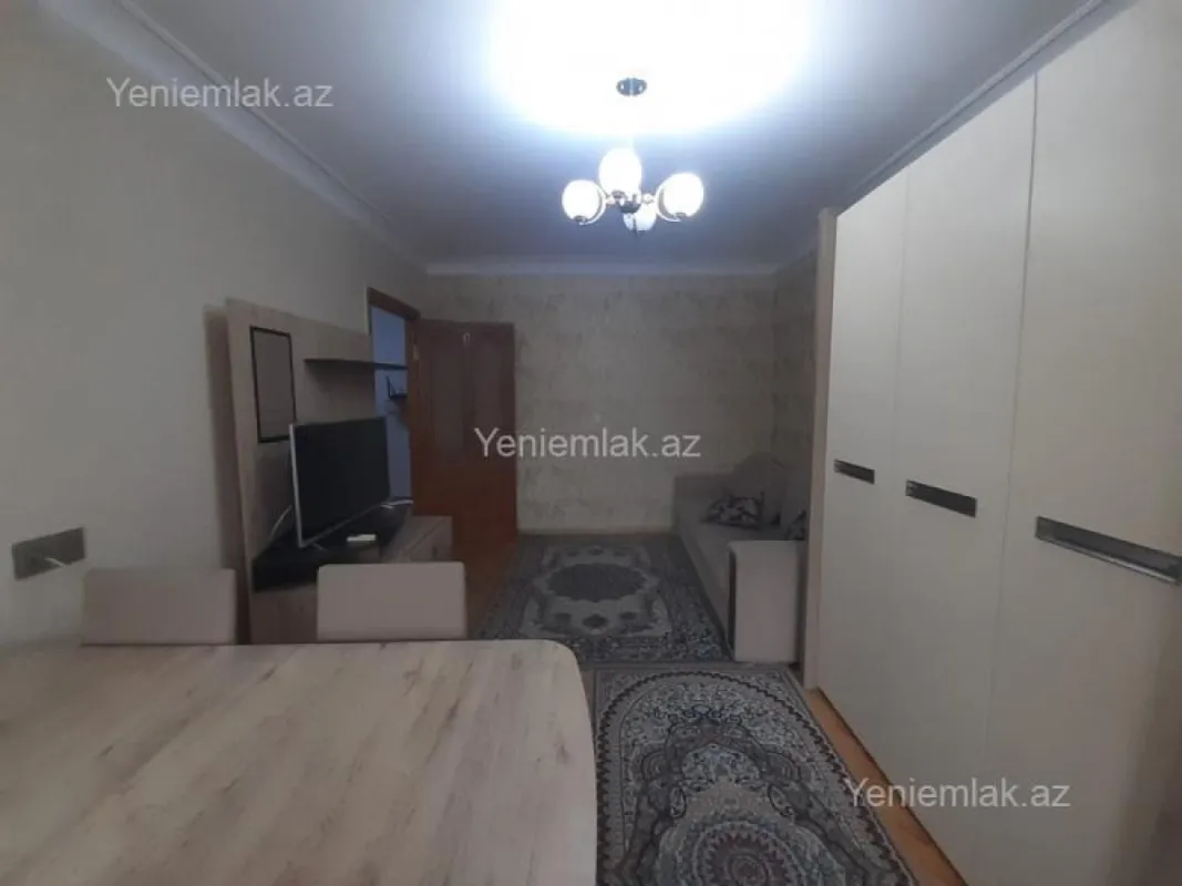 Satılır 1 otaqlı köhnə tikili 35 m²