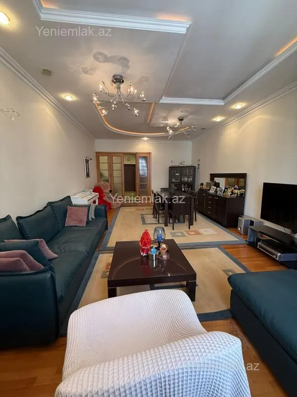 Satılır 3 otaqlı yeni tikili 150 m²