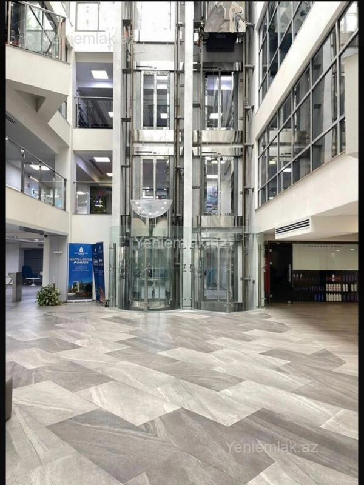 Satılır 3 otaqlı yeni tikili 105 m²