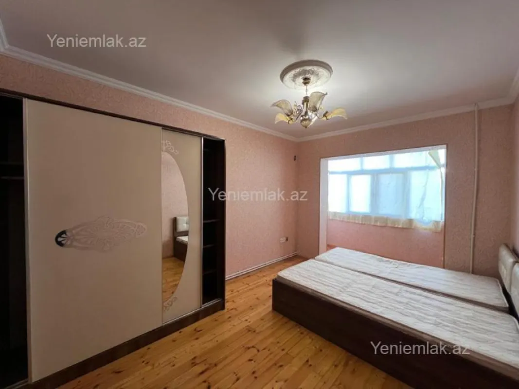Satılır 2 otaqlı köhnə tikili 65 m²