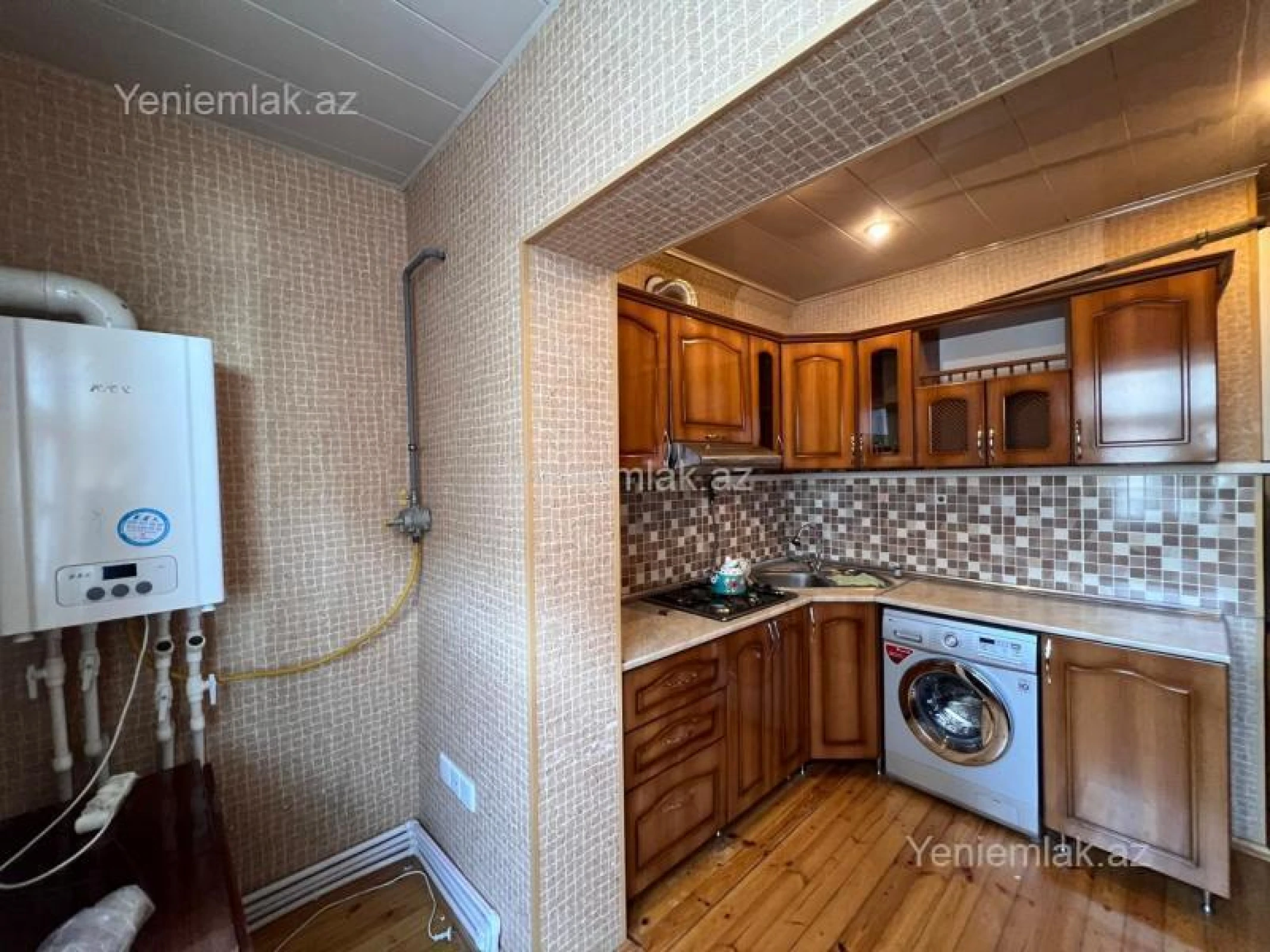 Satılır 2 otaqlı köhnə tikili 65 m²