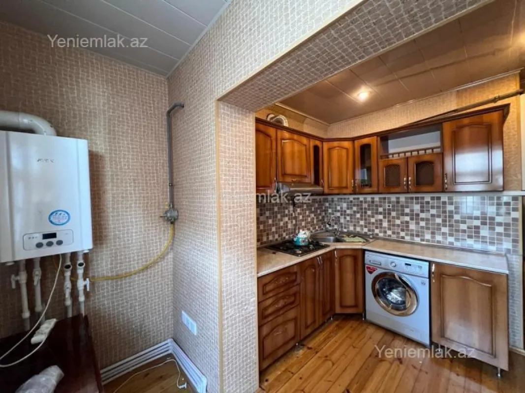 Satılır 2 otaqlı köhnə tikili 65 m²